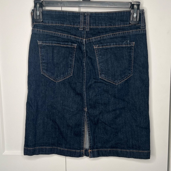 Old Navy Denim Jean Skirt Women’s Size 2 - Picture 2 of 4